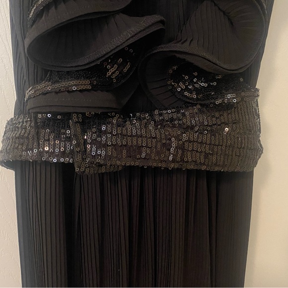 Stunning Badgley Mischka black pleated sequin ruffle gown. Worn once. - Picture 8 of 12